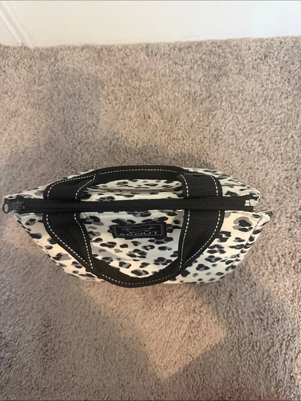 SCOUT Eloise Insulated Lunch Tote Black Gray Leopard Cream